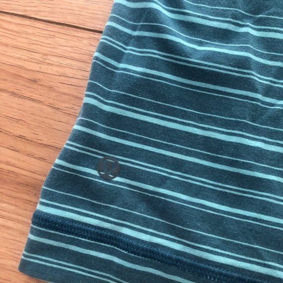 Lululemon Essential Crew Neck Short Sleeve Shirt Top Mens S/M Blue Stripe *READ - Picture 5 of 5